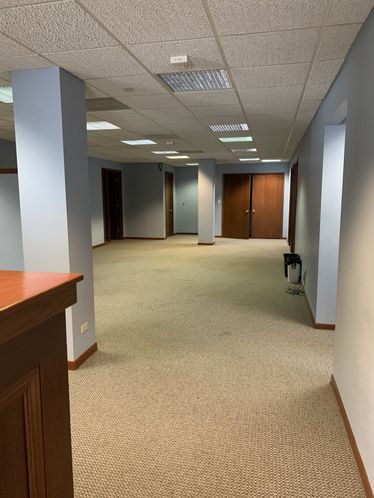 2100 Clearwater Dr, Oak Brook, IL 60523